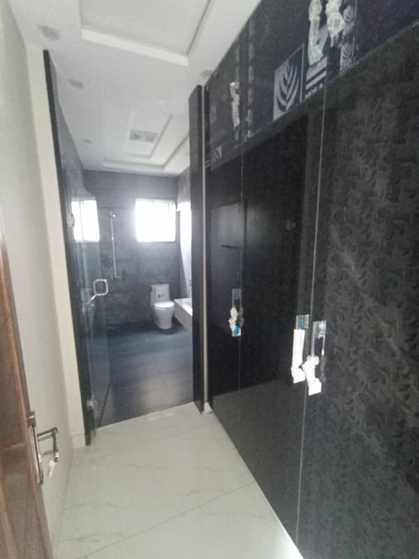 1 Kanal Lower Portion Available For Rent Good Location With Gass 2
