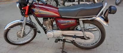 Honda 125cc 2005 model bike for sale WhatsApp number onhai03229844345)