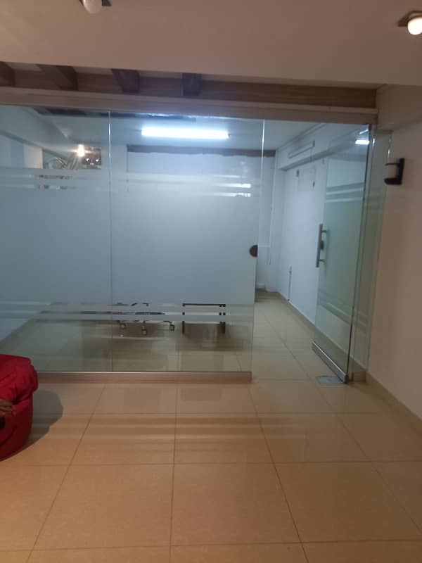 Blue area office 600 square feet mezzanine floor jinnah avenue for Rent 0