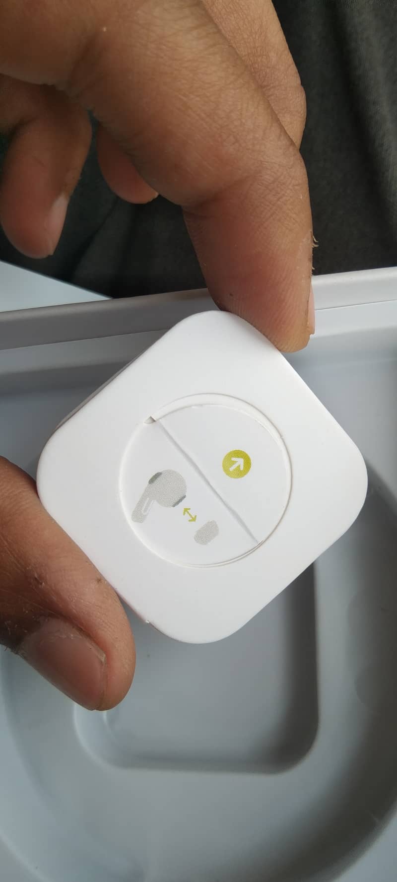Apple Airpods pro for sale in new condition. 3