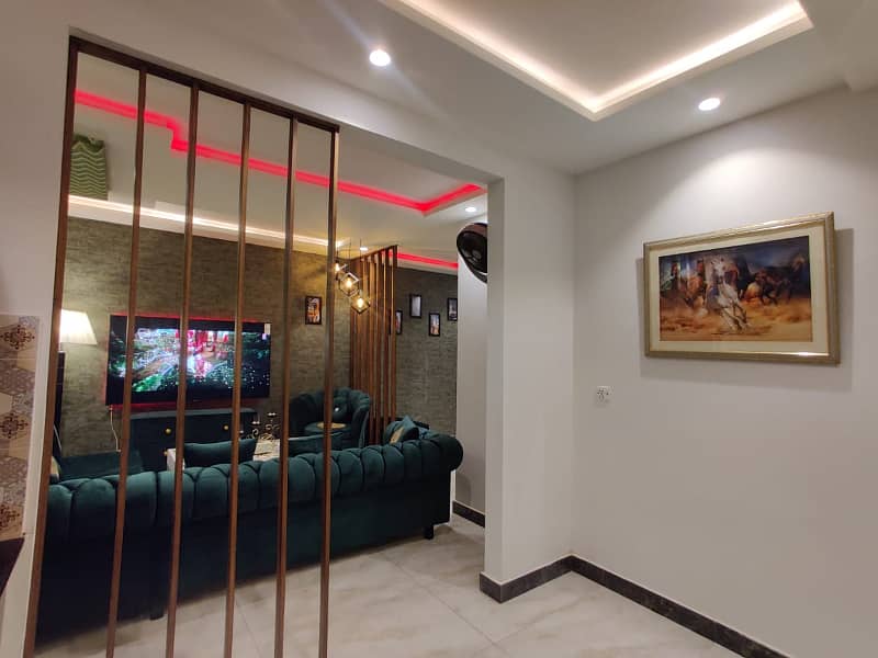 1 Bedroom VIP Full furnish flat per day available in Bahria town Lahore 7