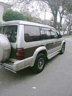 Mitsubishi Pajero 1993