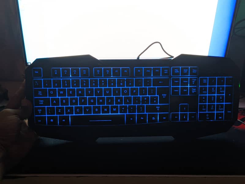Aula LED Backlight Wired Gaming Keyboard 1