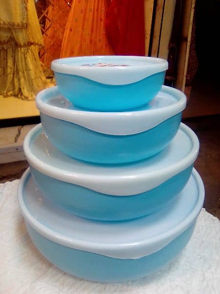 Beautiful 4 in 1 bowl set / Food container / 3