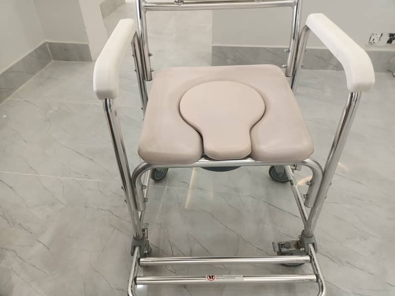 Commode Chair for patients/Pregnant Ladies/Old 5