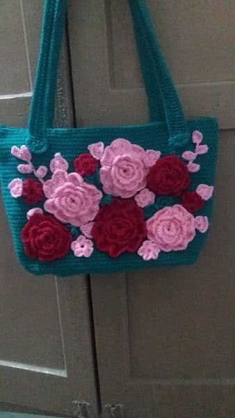 Handy craft made hand bag for women  made by pure wool 2