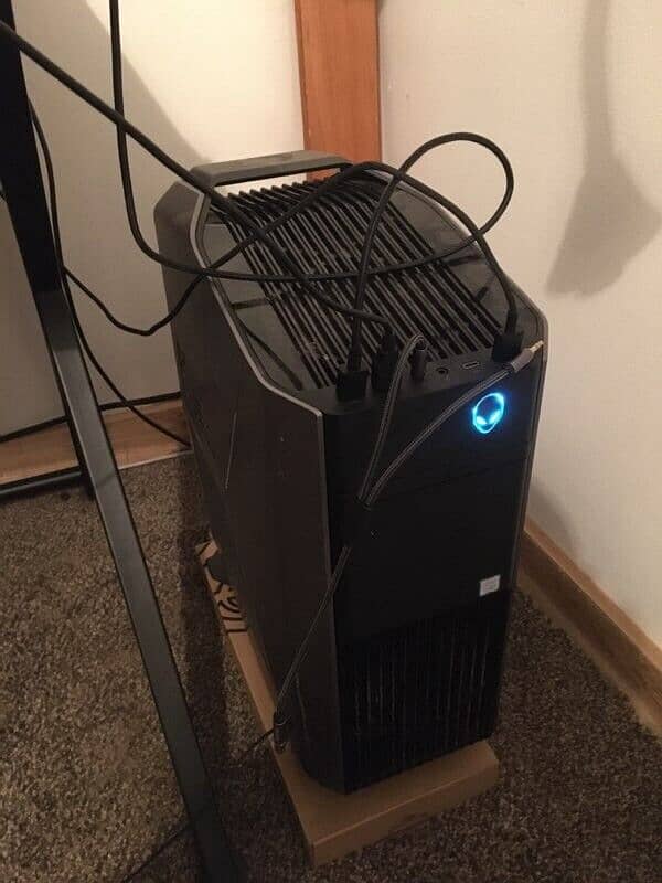 Dell Alienware Aurora PC Liquid Cooled i7-8700 NVIDIA Gtx 1650 4gb 0