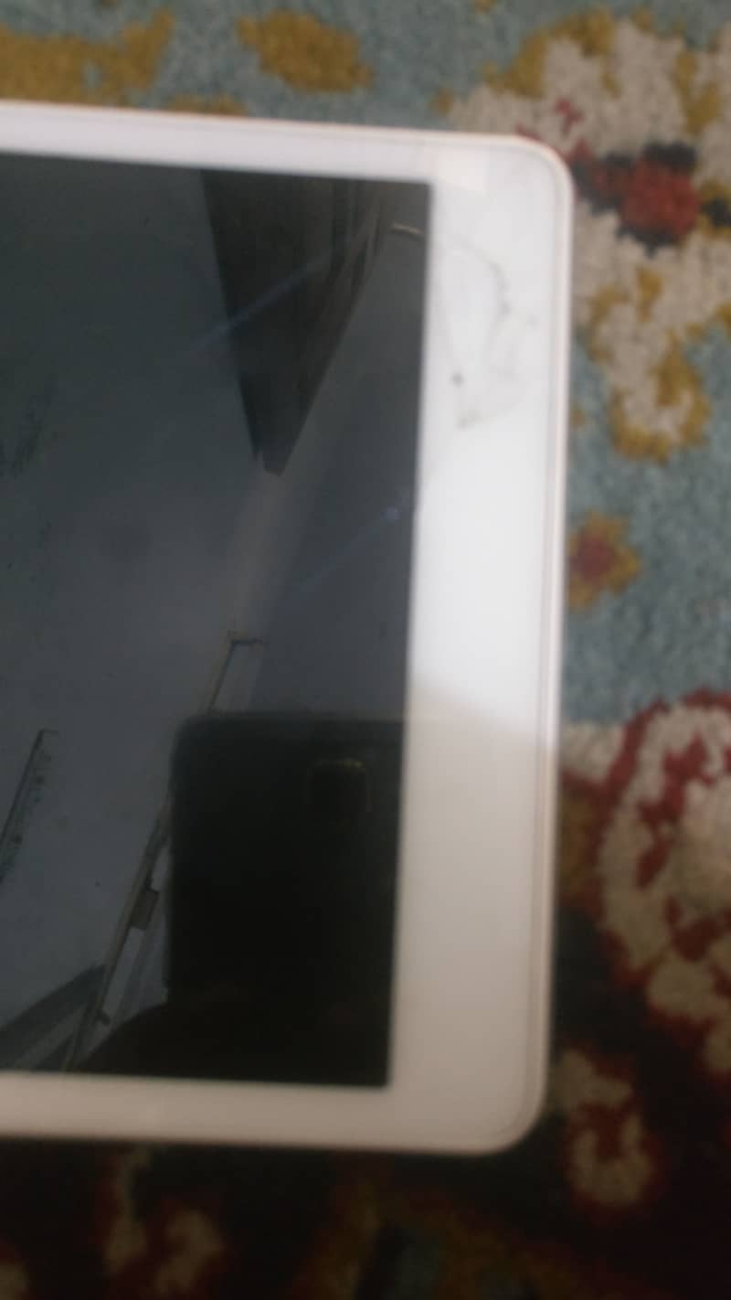 Broken screen Samsung Tab A 2019 2GB Ram 32GB Storage 6
