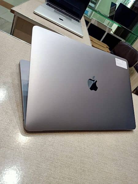 macbook Pro M1 chip 16gb ram 256 or 512 10 by 10 condition 2