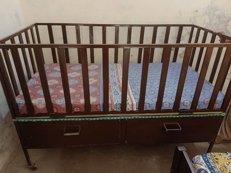Baby carry cot 1