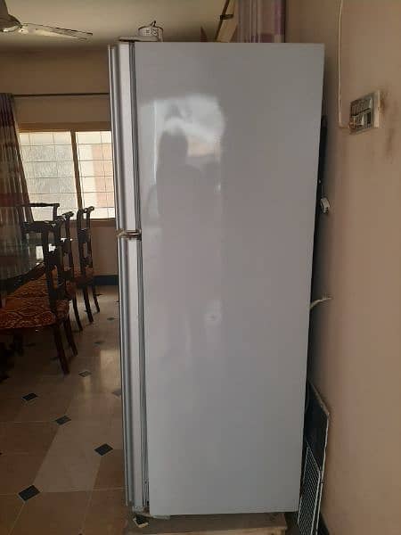Big refrigerator in good condition 4