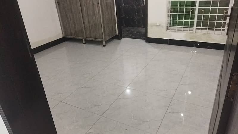 5 marla lower portion available for rent in shadaab garden main ferozpur road Lahore lahore 8