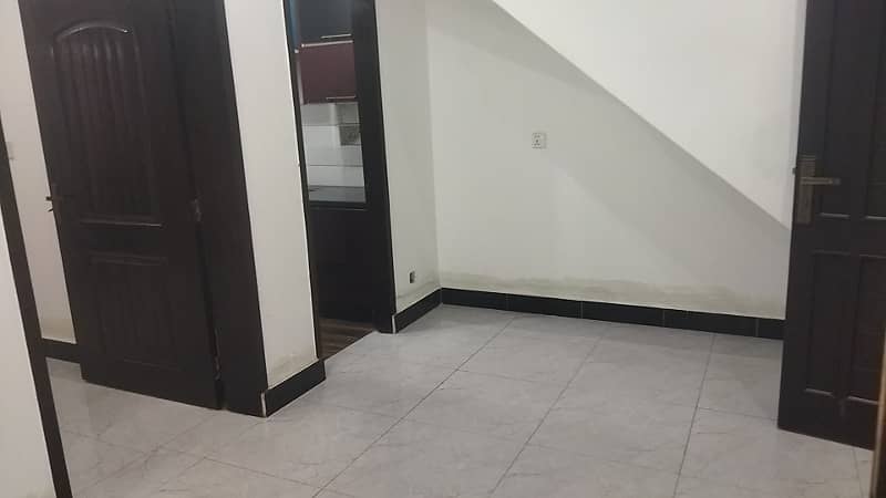 5 marla lower portion available for rent in shadaab garden main ferozpur road Lahore lahore 9