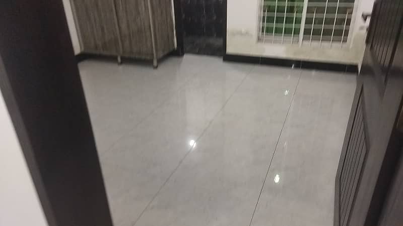 5 marla lower portion available for rent in shadaab garden main ferozpur road Lahore lahore 17