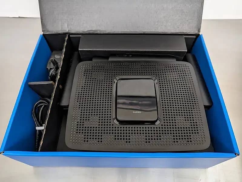 Linksys/Router/MR8300/Tri-Band/AC2200/Mesh/WiFi/5/Router (Box Pack) 1