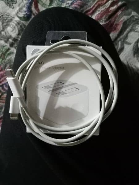 iPhone 3 pin adapter and original cable type c box wali 0