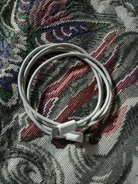iPhone 3 pin adapter and original cable type c box wali 2