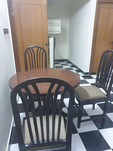 three person dinning table with chairs 1