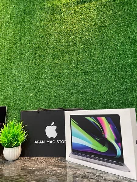 Macbook Pro 2020 M1  13”inch 8Gb Ram 512Gb Ssd 2