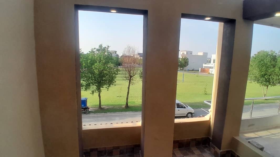 BRAND NEW 5 MARLA HOUSE FACING PARK, REASONABLE PRICE IN BAHRIA ORCHARD 17