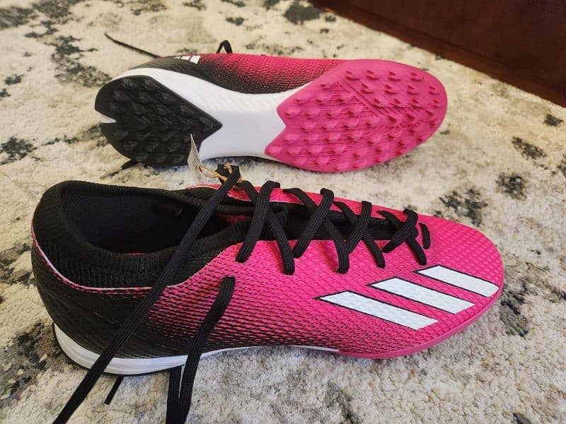 Adidas Football Turf Shoes Sz: US10 Original and Brand New 3