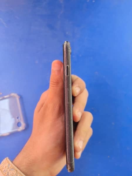Iphone SE 2 (2020) 64 GB Non PTA 5