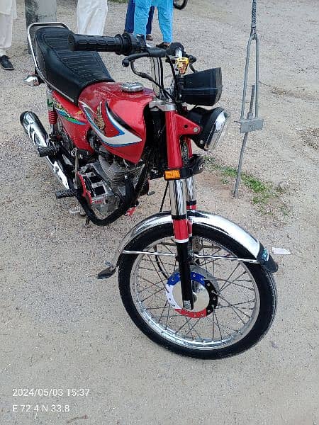 honda125 2015model very good condition document clear all Punjab numbr 2