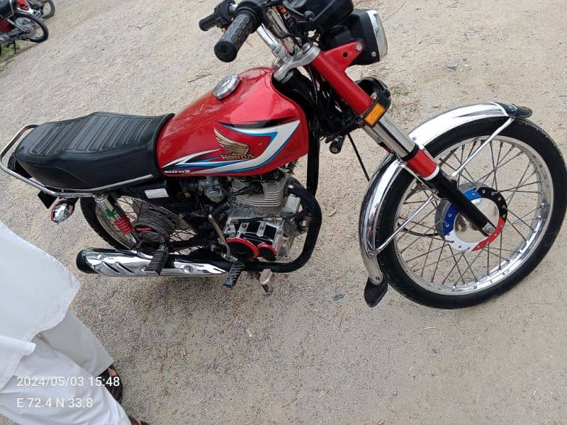 honda125 2015model very good condition document clear all Punjab numbr 7