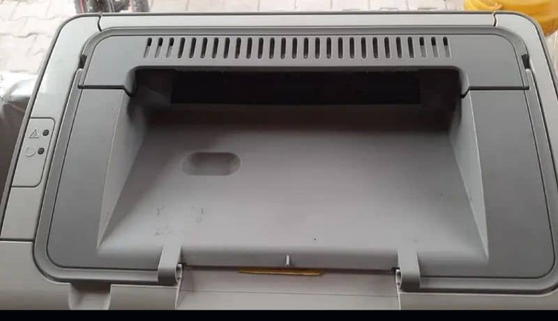 PRINTER HP P1102 in 10/8 condition urgently available for sale 1