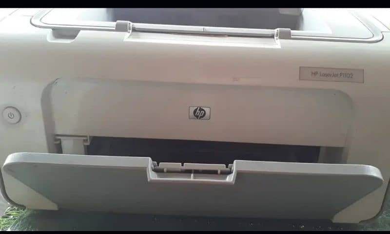 PRINTER HP P1102 in 10/8 condition urgently available for sale 3