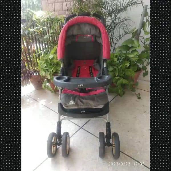 Baby stroller (pierre cardin) 1