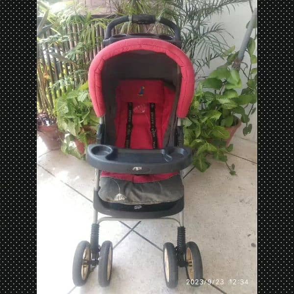 Baby stroller (pierre cardin) 2