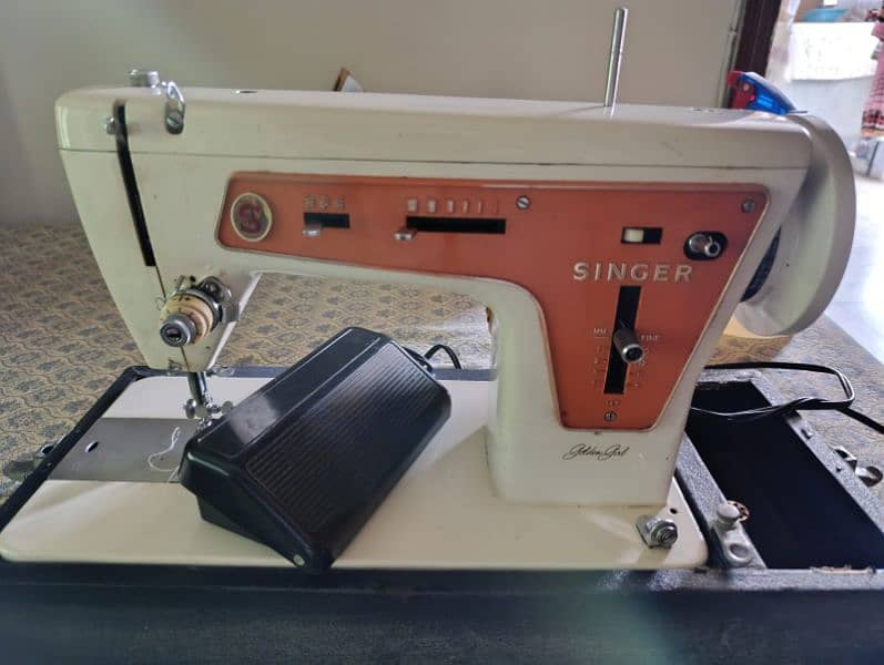 Singer Golden Girl Sewing Machine 2
