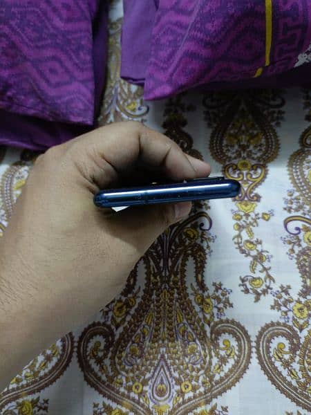 urgent sell samsung s20fe with box non pta burn in screen 4