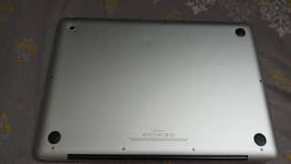Macbook Pro (2011) grey metal body