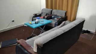 5 Seat Sofa for Sale in Gulberg