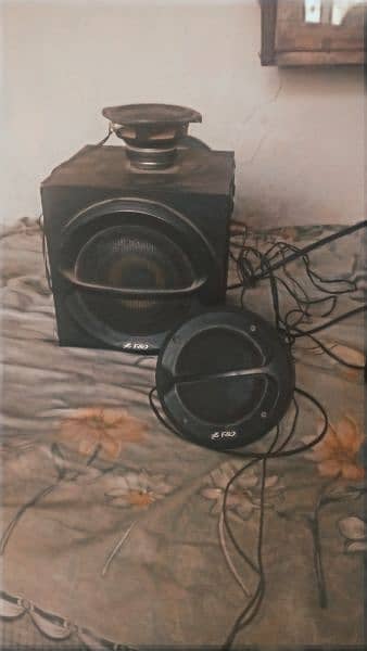 F&D speakers urgent sell all ok Aux 2