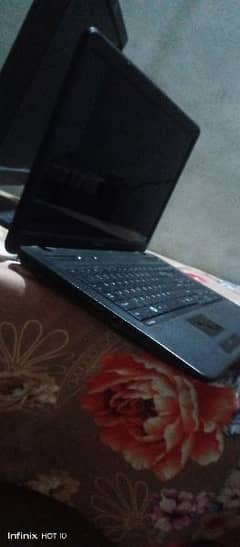 Toshiba laptop Full Size