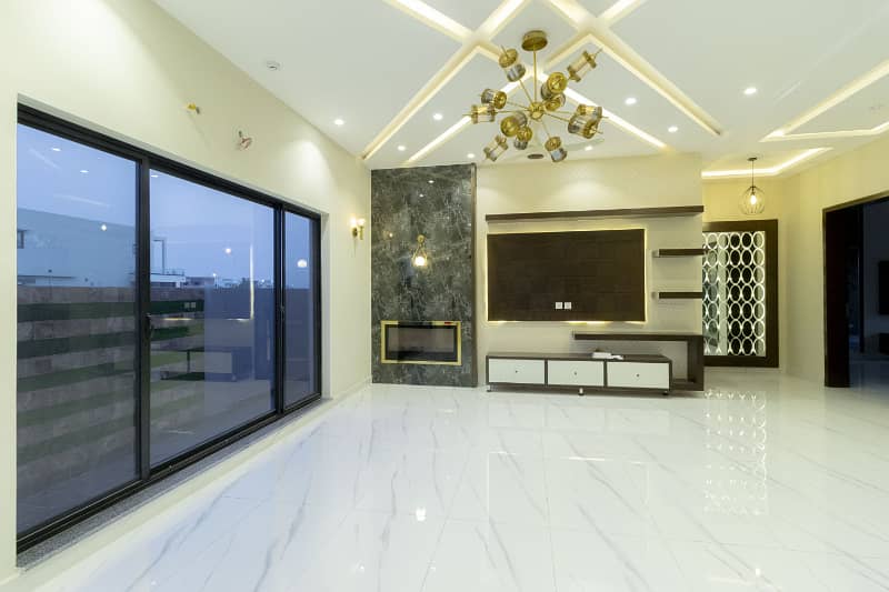 Modern Design 01 Kanal Brand New House Is Available For Sale In DHA Phase-7 7