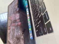 MacBook Pro 2017 i7 15 inches Display