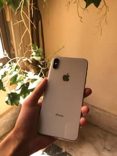 Iphone xsmax for sale in 9/10 condition .