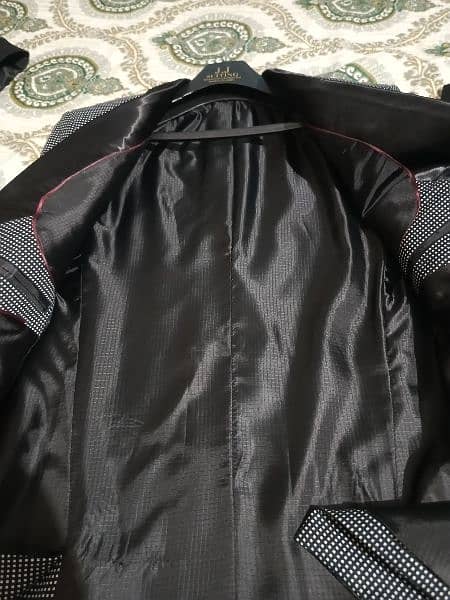 Threepiece suit[coat,pent,waistcoat]brand new condition just used once 3