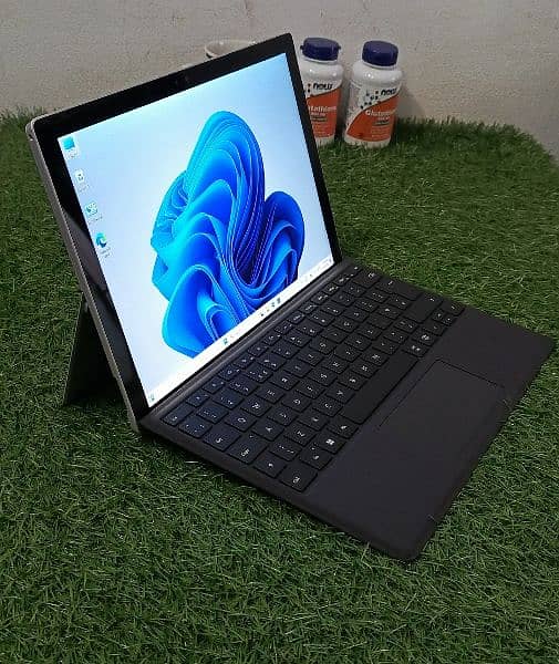 Surface Pro 5 i7 16GB 256GB Good Condition 2K Touch Display 0