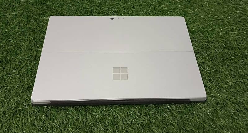 Surface Pro 5 i7 16GB 256GB Good Condition 2K Touch Display 5