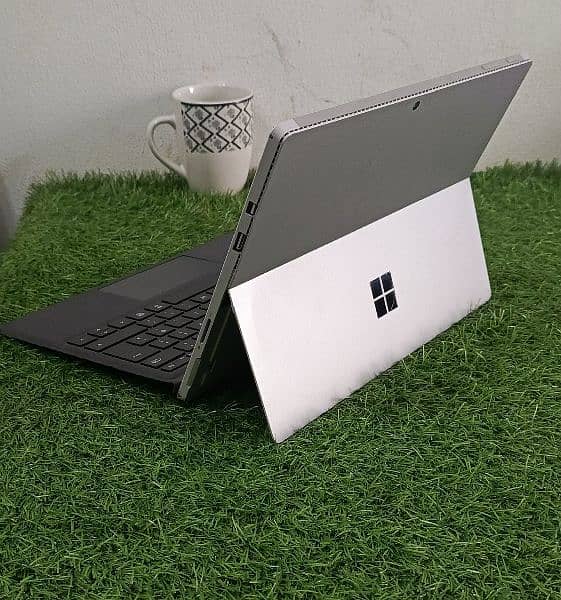 Surface Pro 5 i7 16GB 256GB Good Condition 2K Touch Display 9