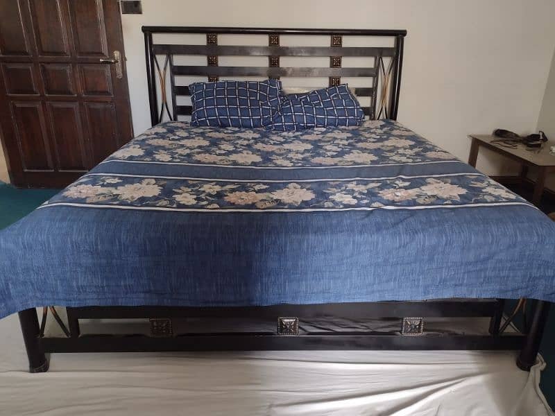 Iron king size bed with the mattress for sale 2