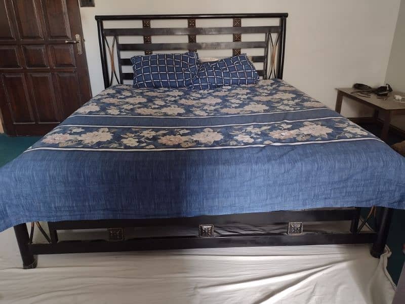 Iron king size bed with the mattress for sale 3