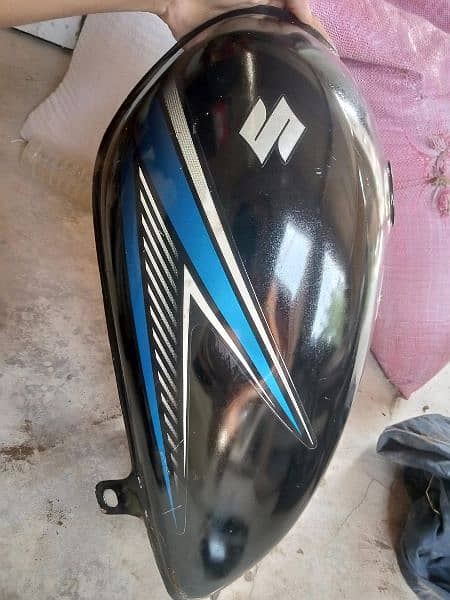 GS 150 Fuel tank and Side covers / tanki or tape 2017 1