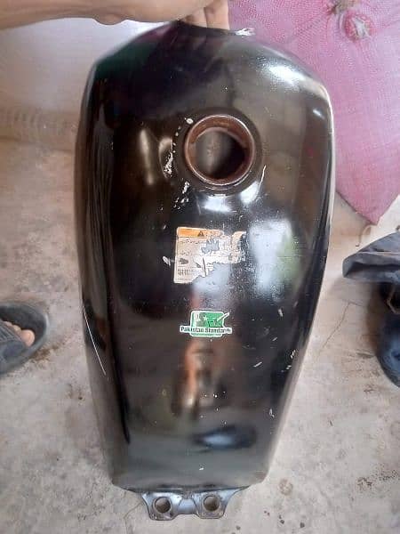 GS 150 Fuel tank and Side covers / tanki or tape 2017 4