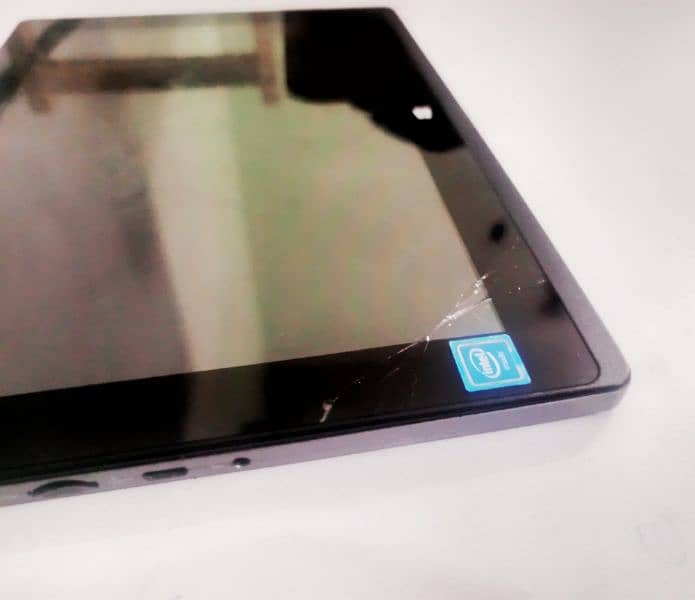 Acer (Intel Atom Z3735F 1.33Ghz, 10.1", 2 GB RAM, 32 GB) Tablet 1